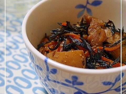 鶏肉とひじきの煮物